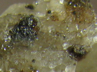 Latrappite - Bond zone, Oka, Oka complex, Deux-Montagnes Co., Québec, Canada