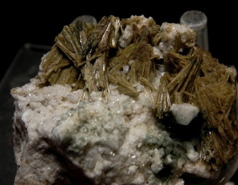 Clinozoisite- Alpe Stegia Lucomagno CH