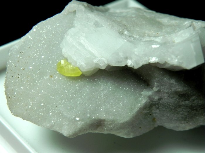 Sulphur - Artana quarry Carrara I