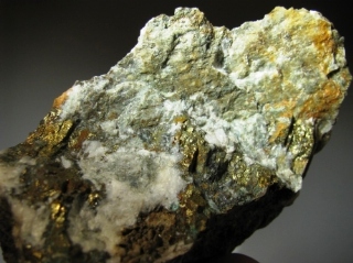 Bismuthinite  - Baitello mine, Pisogne, Camonica Valley, Brescia, Lombardy, Italy