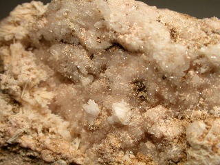 Kutnohorite (Ca) - Gambatesa Mine,  Graveglia Valley, Genova, Italy